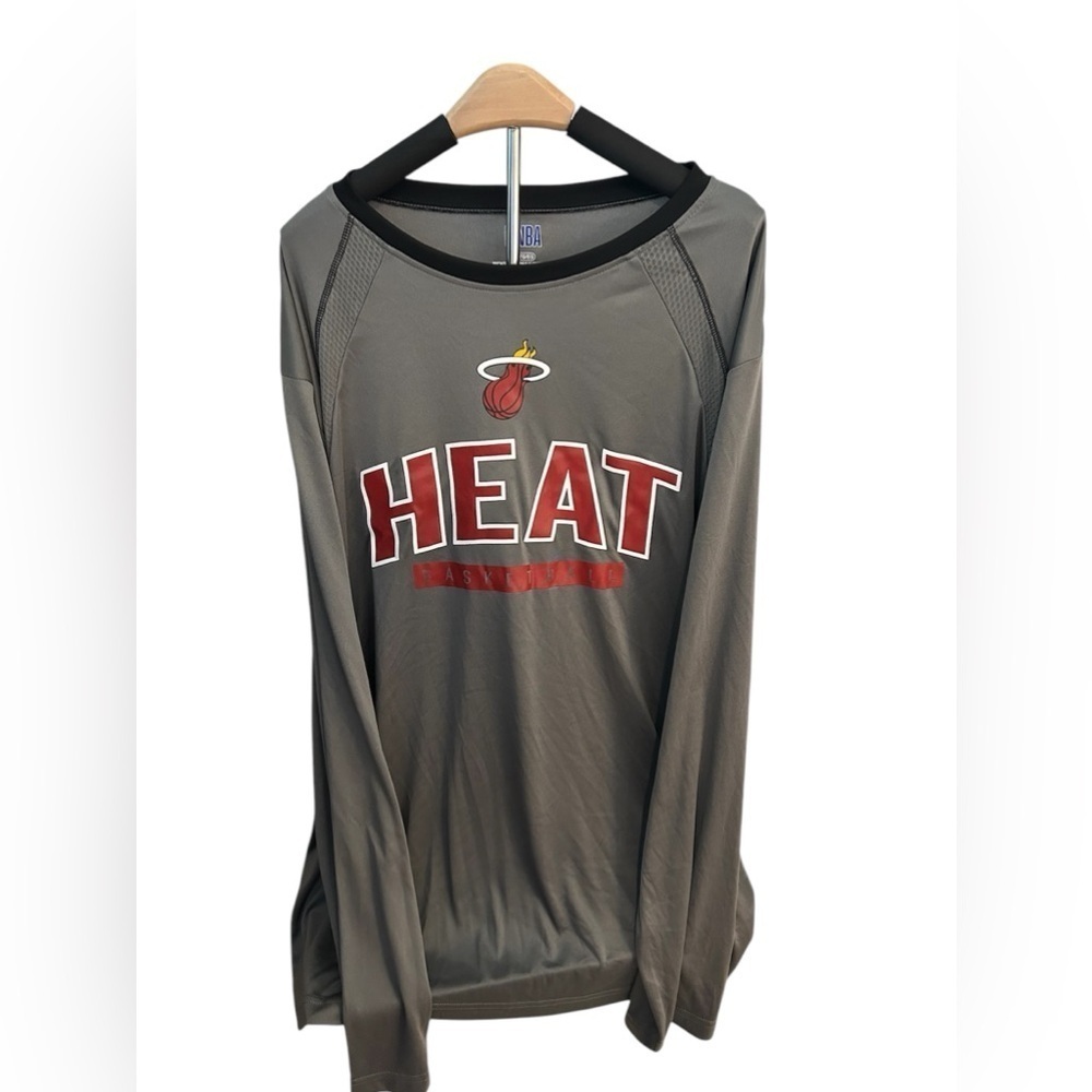 Miami Heat Basketball Long Sleeve‎ Shirt - NBA - Size XL - Gray
